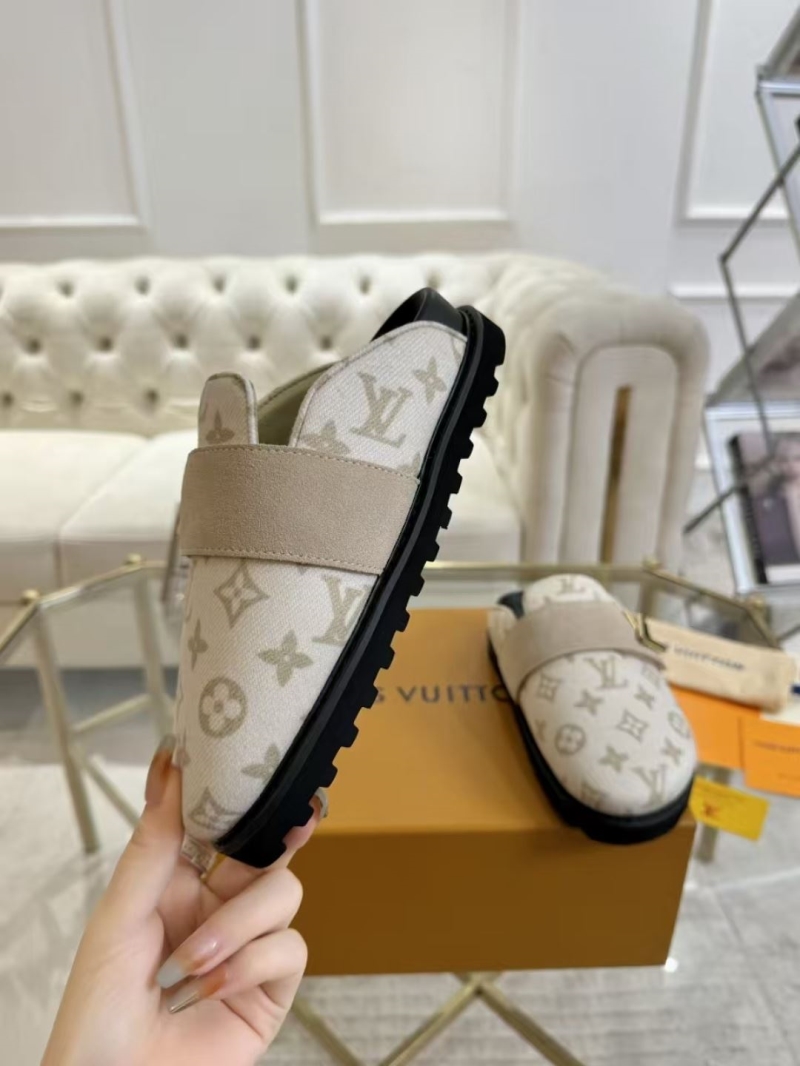 l0vis Vvtt0n slippers